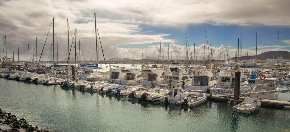 Corralejo Harbour, venesatamat ja satamat Fuerteventurassa 