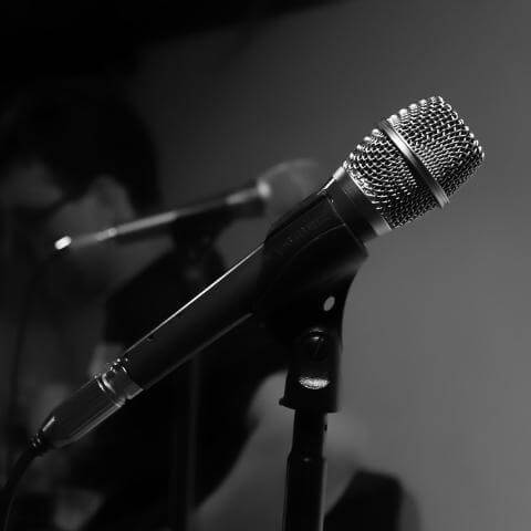 microphone-482258_1280